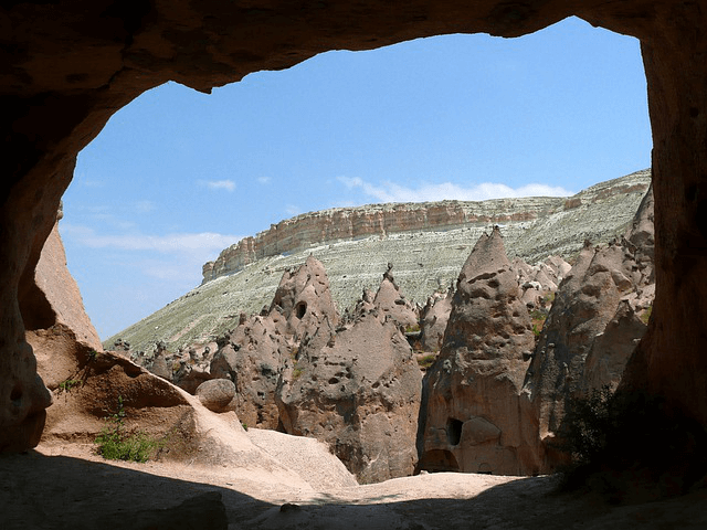cave hiking turkey cappadocia