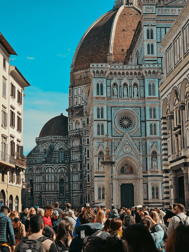 Safety Crowd Florence Travel Guide